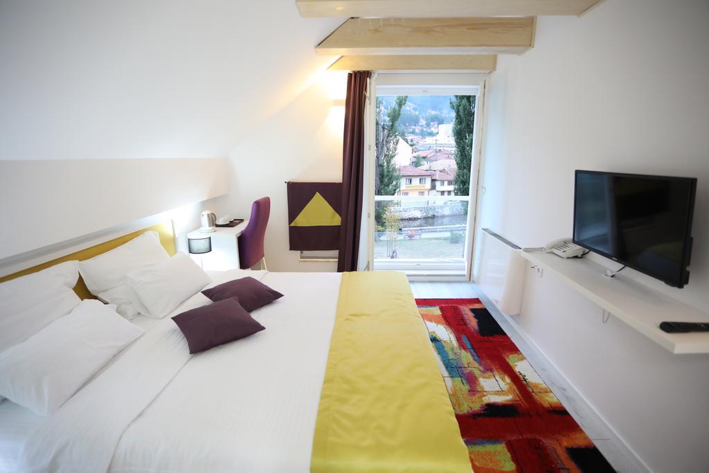 Hotel Boutique Libris ซาราเยโว ภายนอก รูปภาพ