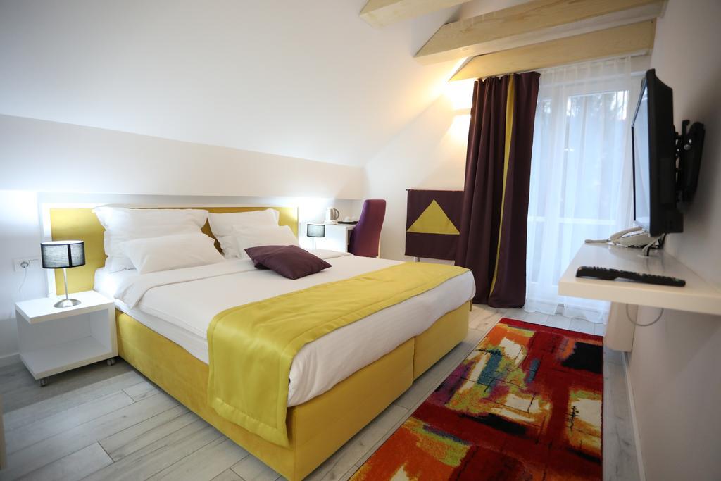 Hotel Boutique Libris ซาราเยโว ภายนอก รูปภาพ